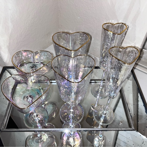 6-PIECE NEW HEART SHAPED IRIDESCENT
MARTINI/WINE/CHAMPAGNE/ GLASSES BUNDLE - Picture 5 of 14
